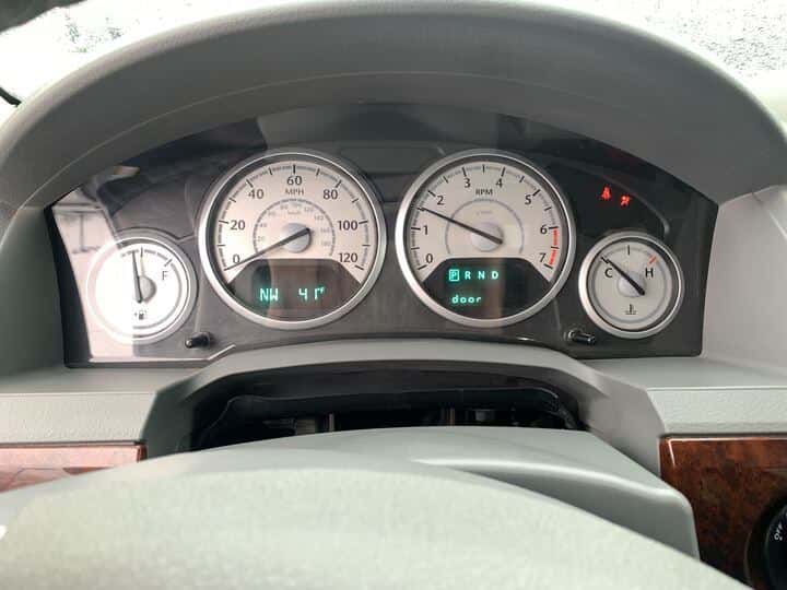 2010 Chrysler Town & Country 8