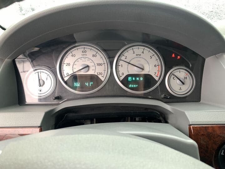 2010 Chrysler Town & Country 8