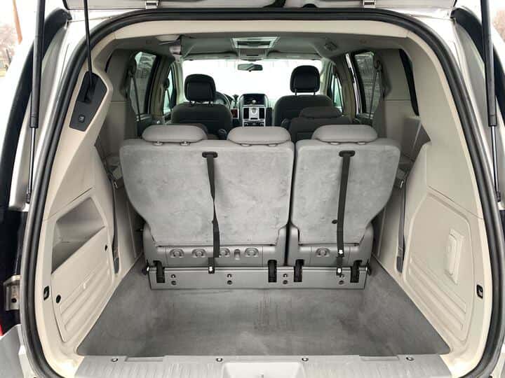 2010 Chrysler Town & Country 15