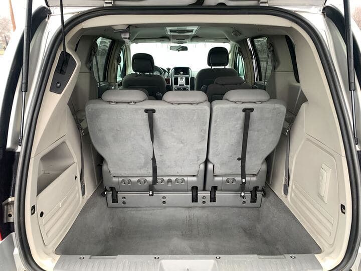 2010 Chrysler Town & Country 15