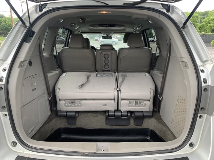 Vehicle image 14