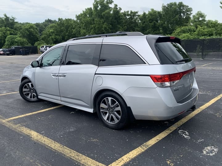 Vehicle image 4