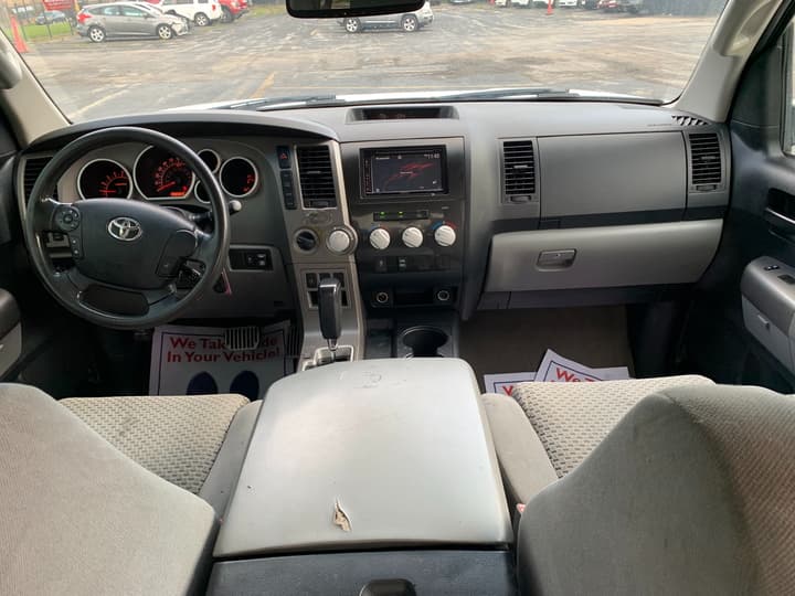 Vehicle image 16