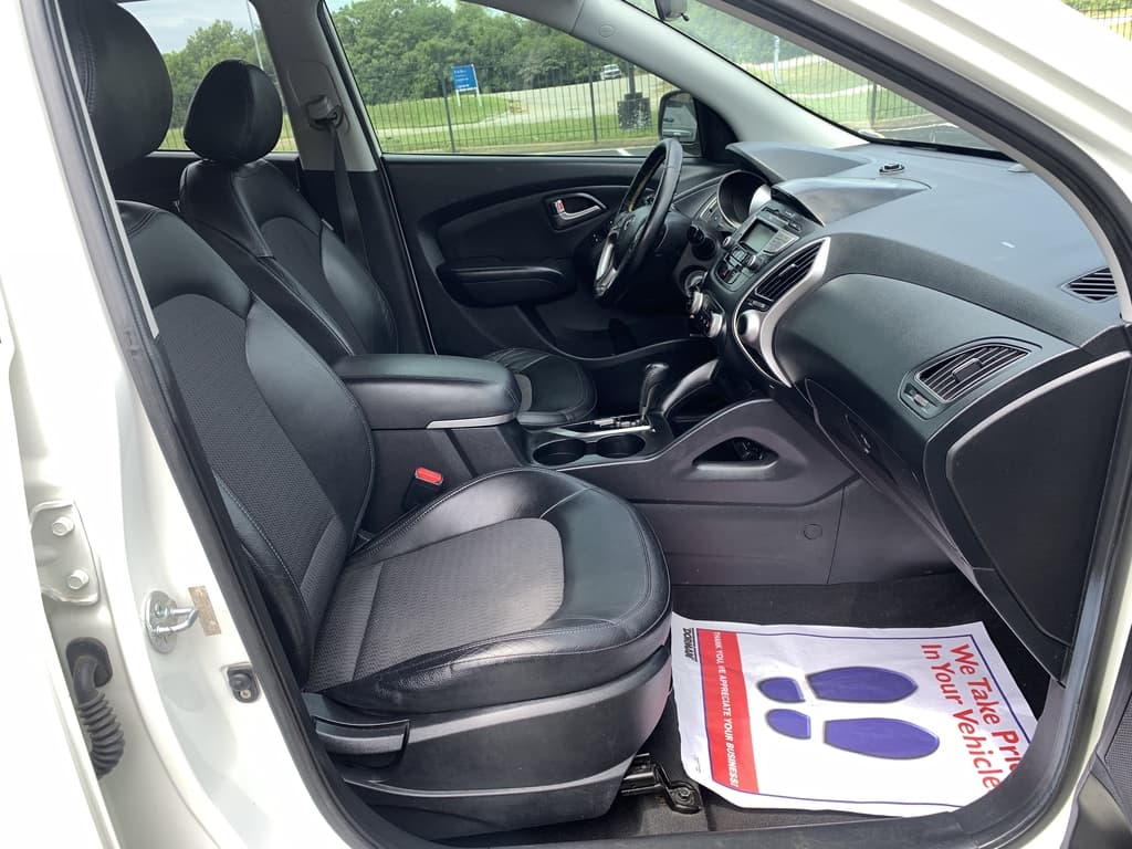 Vehicle image 11