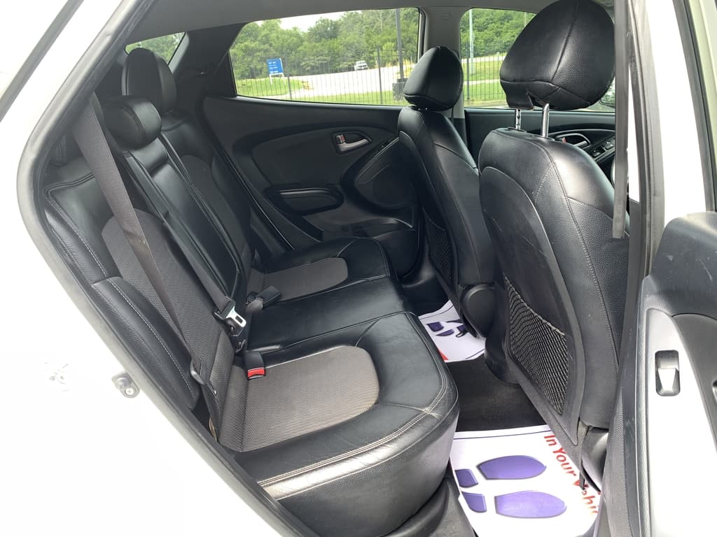 Vehicle image 15