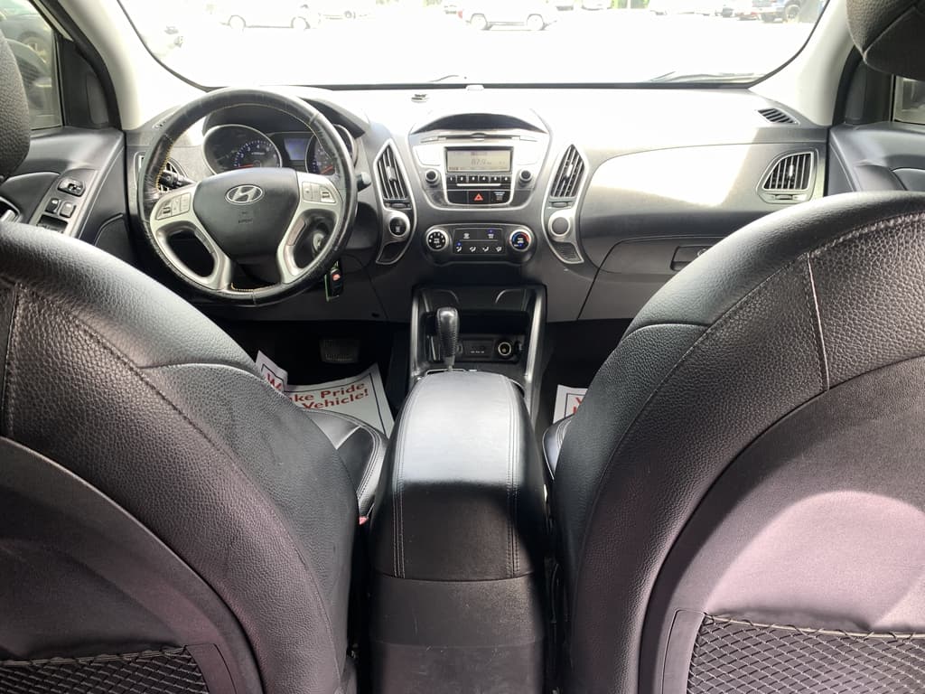 Vehicle image 16