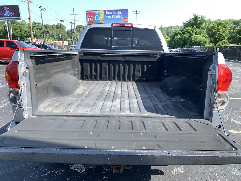 Vehicle image 16