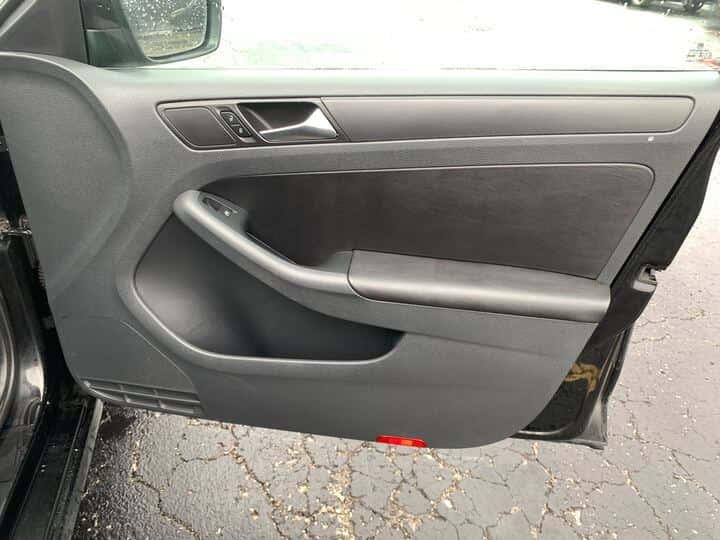 2011 Volkswagen Jetta 10