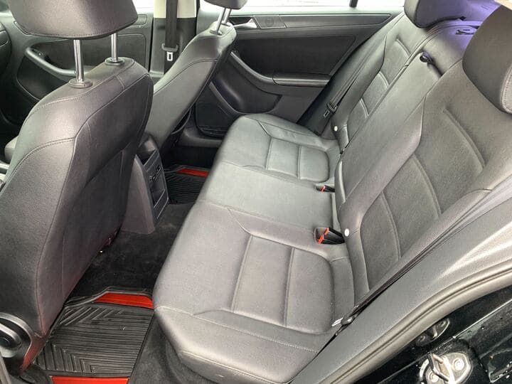 2011 Volkswagen Jetta 13