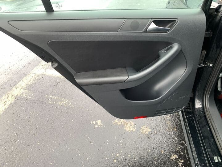 2011 Volkswagen Jetta 12