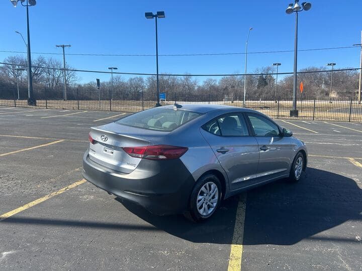 2017 Hyundai Elantra 3
