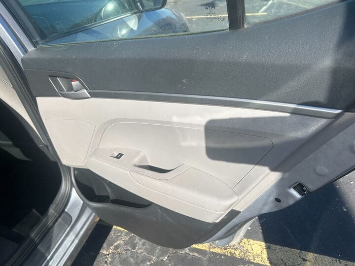 2017 Hyundai Elantra 12