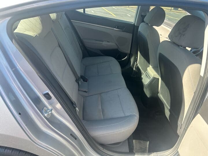 2017 Hyundai Elantra 15