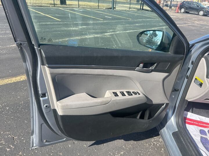 2017 Hyundai Elantra 6