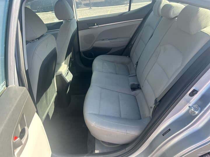 2017 Hyundai Elantra 13