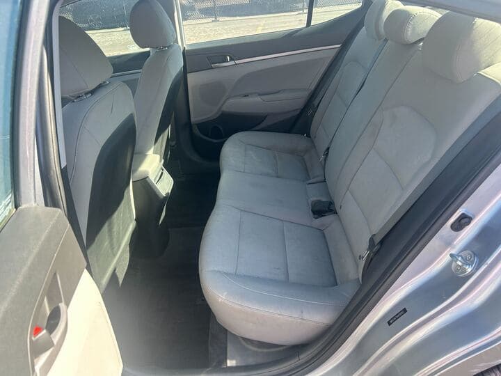 2017 Hyundai Elantra 13