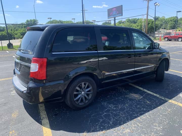 2015 Chrysler Town & Country 3