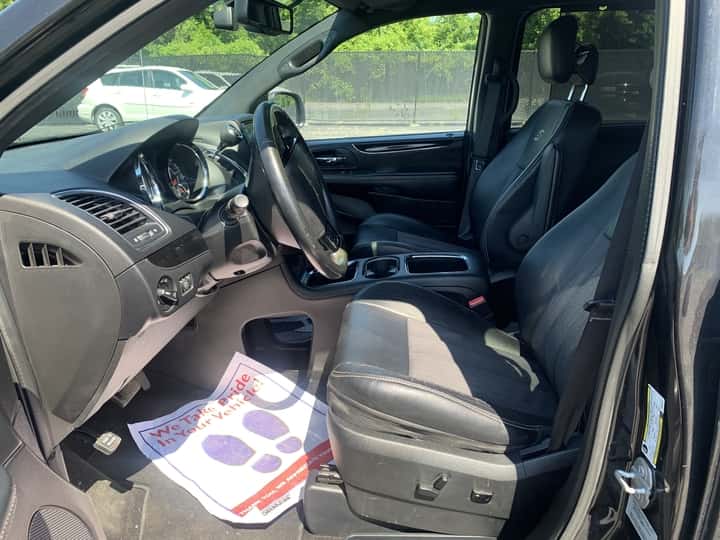 2015 Chrysler Town & Country 7