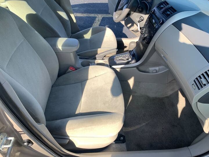 2010 Toyota Corolla 11