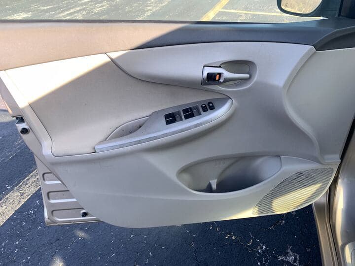 2010 Toyota Corolla 6