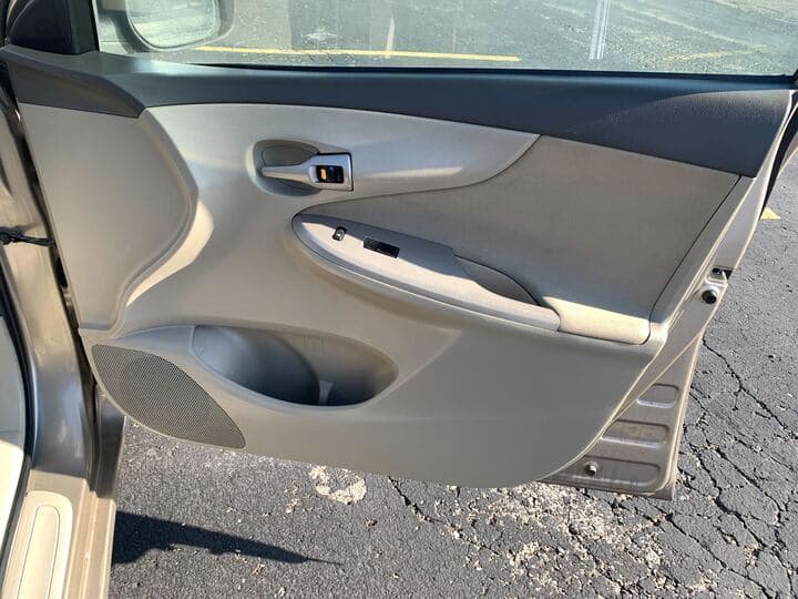 2010 Toyota Corolla 10