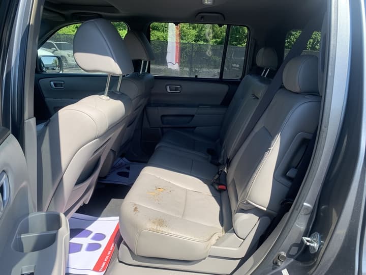 Vehicle image 13
