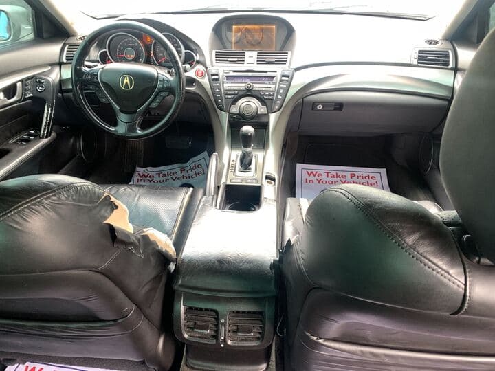 Vehicle image 16