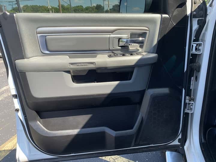 2016 RAM 1500 6
