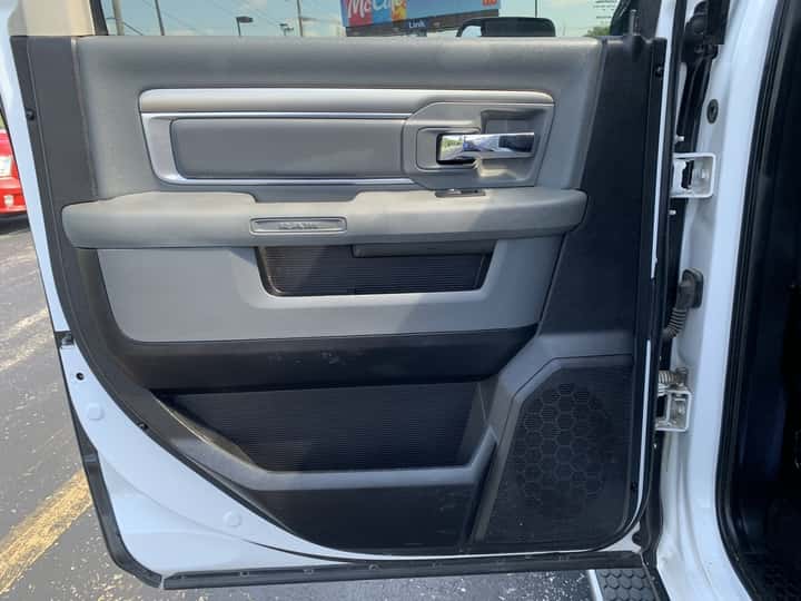 2016 RAM 1500 12