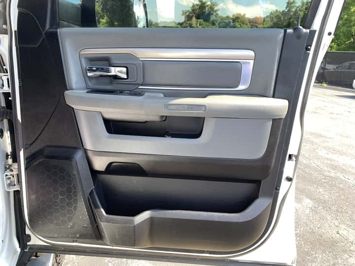 2016 RAM 1500 10