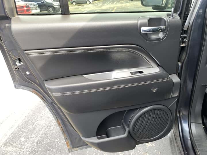 2014 Jeep Compass 12