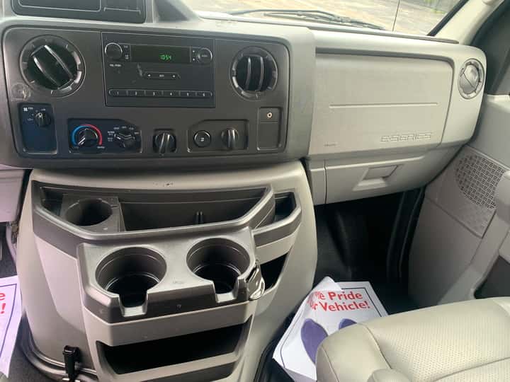 2014 Ford E-Series Van 9