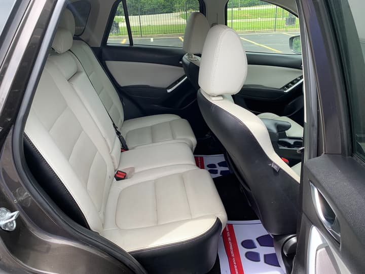Vehicle image 15