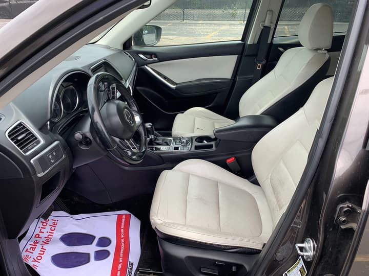 Vehicle image 7