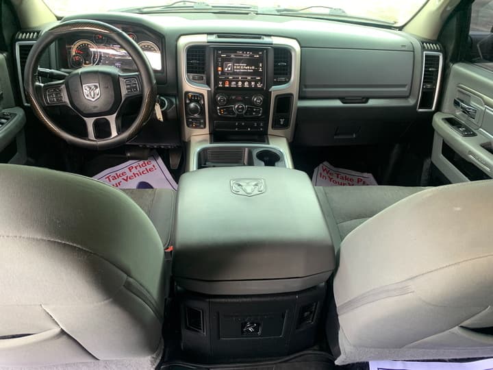 Vehicle image 16