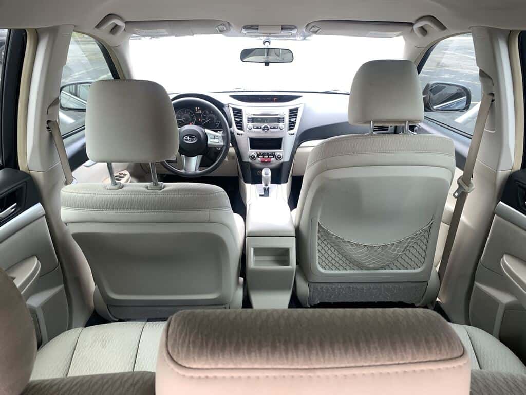 2010 Subaru Outback 14