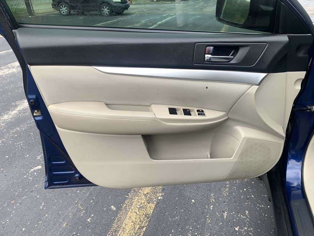 2010 Subaru Outback 6