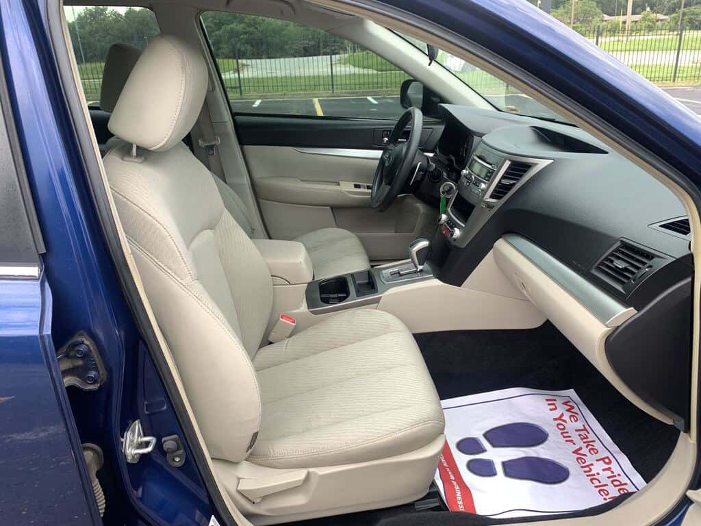 2010 Subaru Outback 10