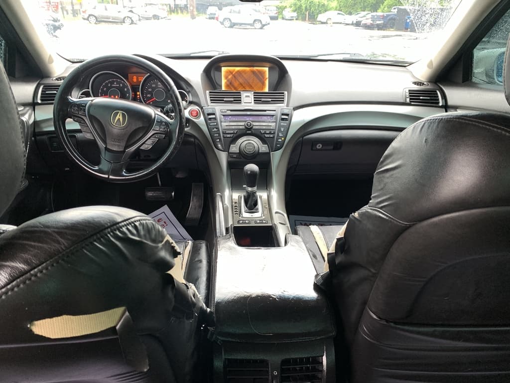 Vehicle image 16