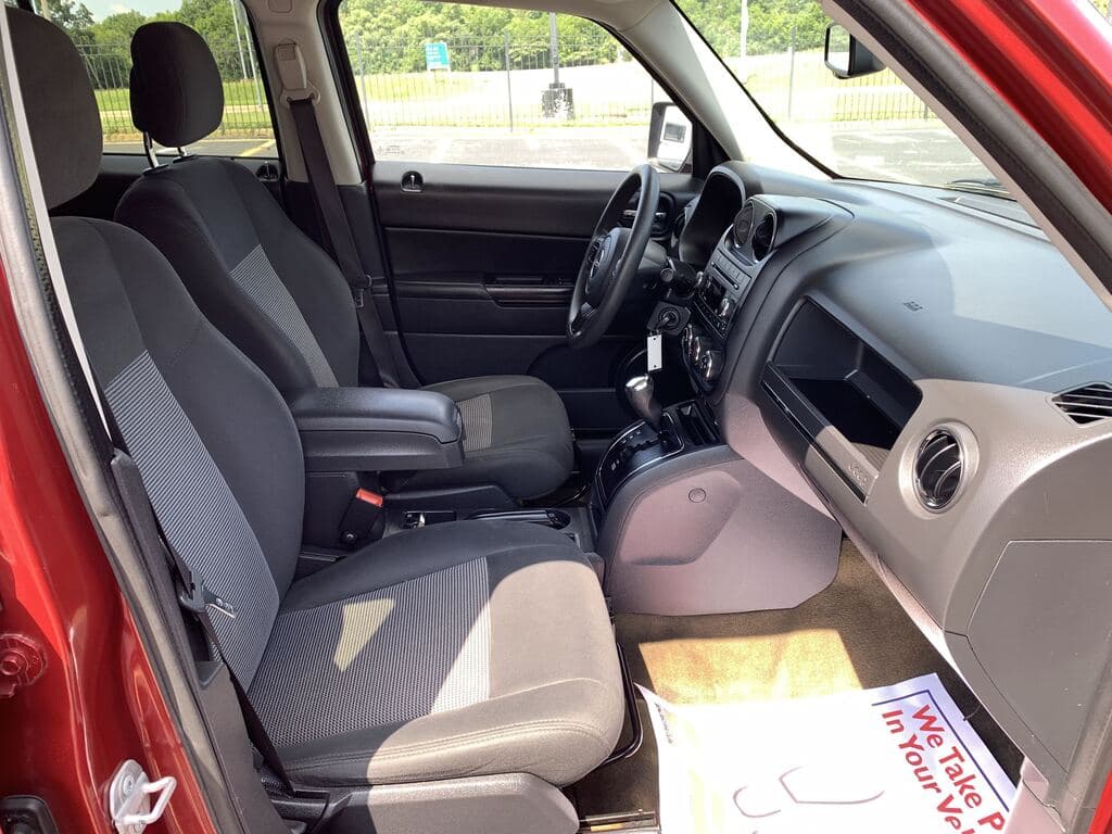 Vehicle image 9