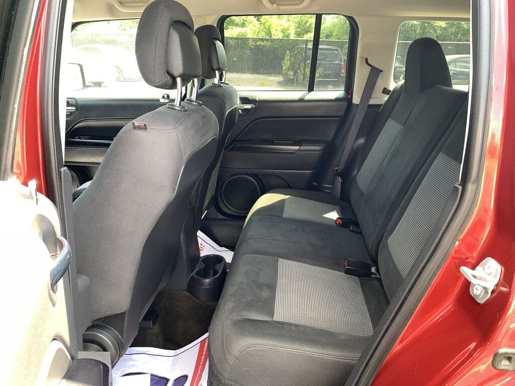 Vehicle image 11