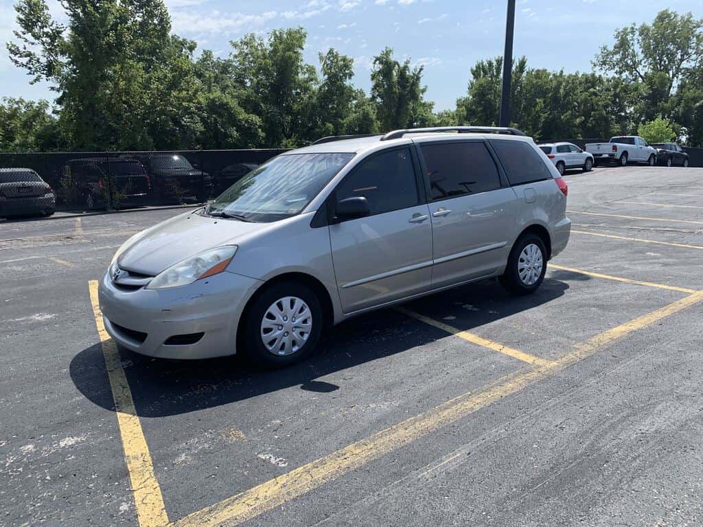 2008 Toyota Sienna 1