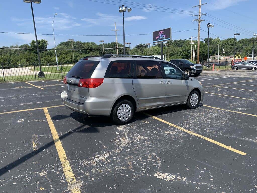 2008 Toyota Sienna 3