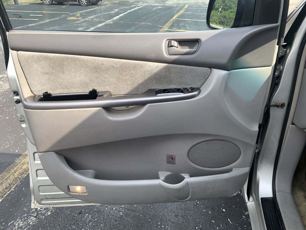 2008 Toyota Sienna 6