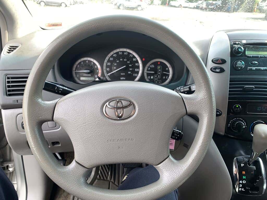 2008 Toyota Sienna 7