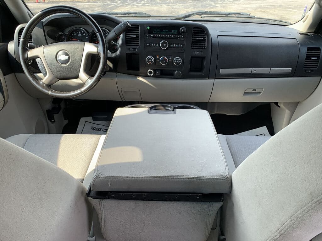 Vehicle image 16