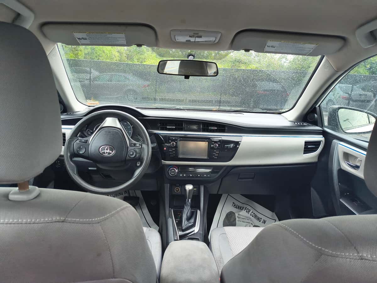 2015 Toyota Corolla 11
