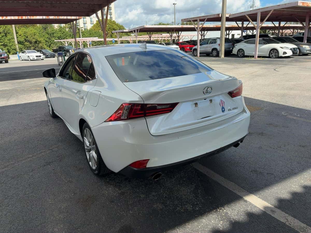 2015 Lexus IS 4